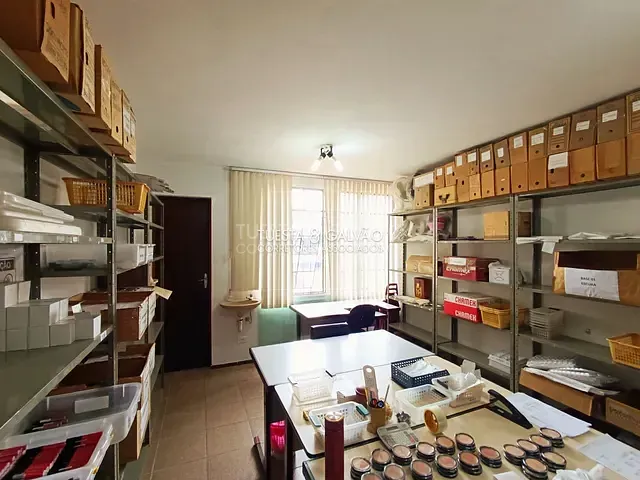 Sala com 26m², para alugar, no bairro Vista Alegre em Curitiba