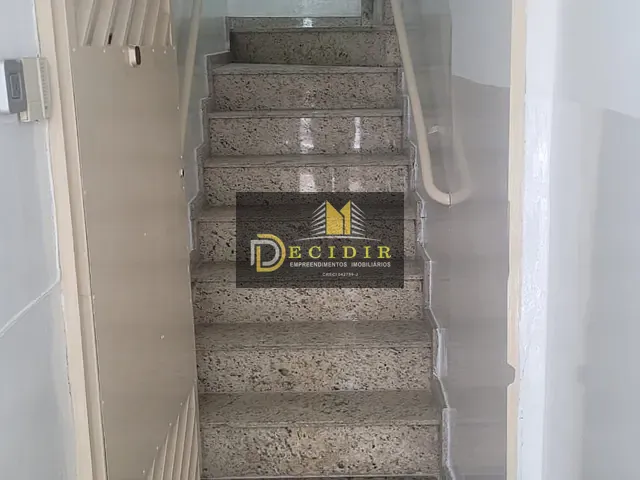 Sala com 65m², para alugar, no bairro Vila Regente Feijó em São Paulo