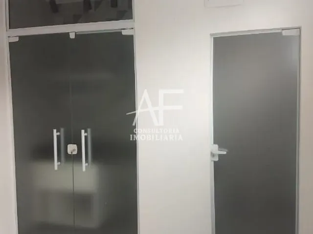Sala com 28m², para alugar, no bairro Jardim das Nações em Taubaté