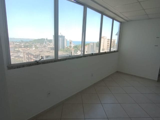 Sala com 33m², à venda ou para alugar, no bairro Centro em Macaé