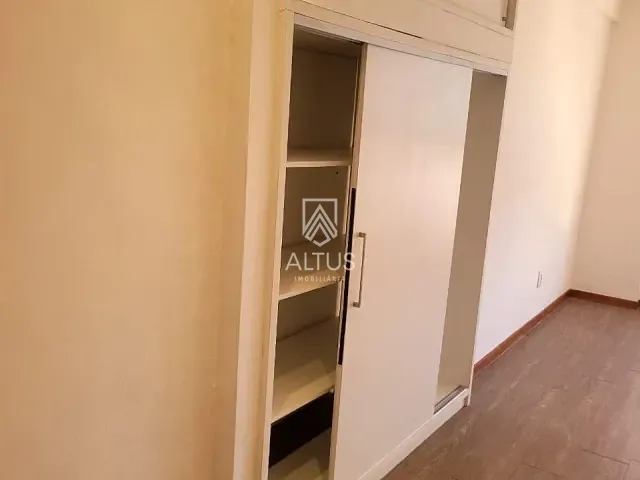 Sala para alugar, no bairro Caminho das Árvores em Salvador