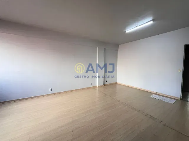 Sala para alugar, no bairro Setor Bueno em Goiânia