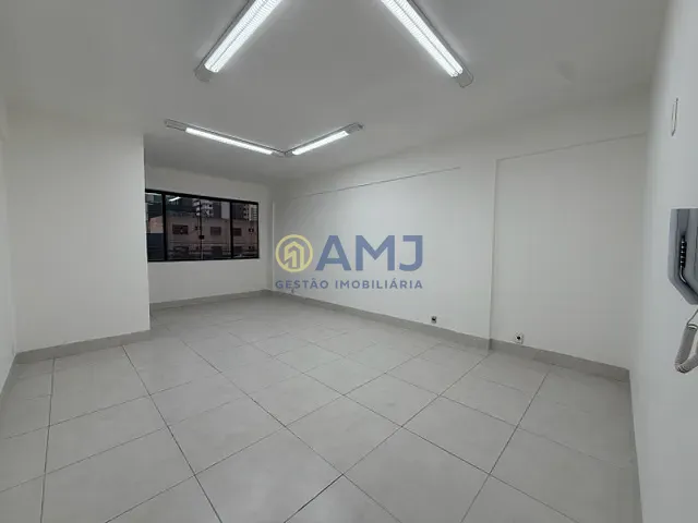 Sala para alugar, no bairro Setor Bueno em Goiânia