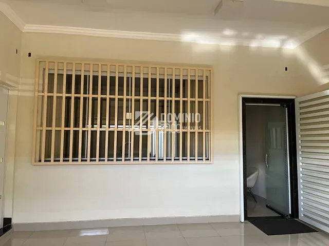 Sobrado com 338m² 2 quartos e 2 banheiros, à venda, no bairro Vila Maria Helena em Uberaba