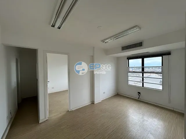 Sala à venda ou para alugar, no bairro Portão em Curitiba