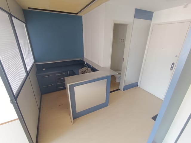 Sala à venda ou para alugar, no bairro Centro em Rio de Janeiro
