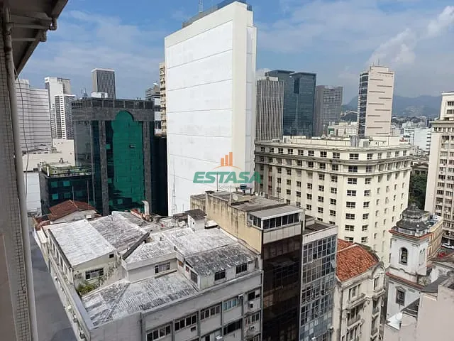 Sala à venda ou para alugar, no bairro Centro em Rio de Janeiro
