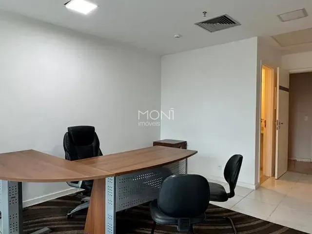 Sala à venda, no bairro Asa Norte em Brasília