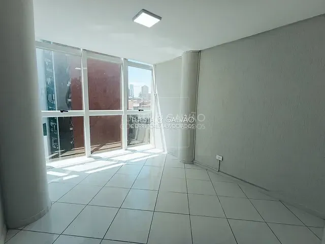 Conjunto comercial com 65m², para alugar, no bairro Centro em Curitiba