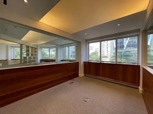 Sala com 165m², para alugar, no bairro Leblon em Rio de Janeiro