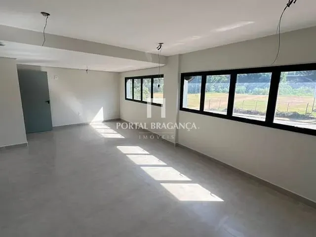 Sala à venda, no bairro Jardim do Lago em Bragança Paulista