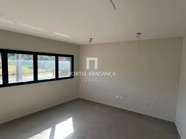 Sala à venda, no bairro Jardim do Lago em Bragança Paulista