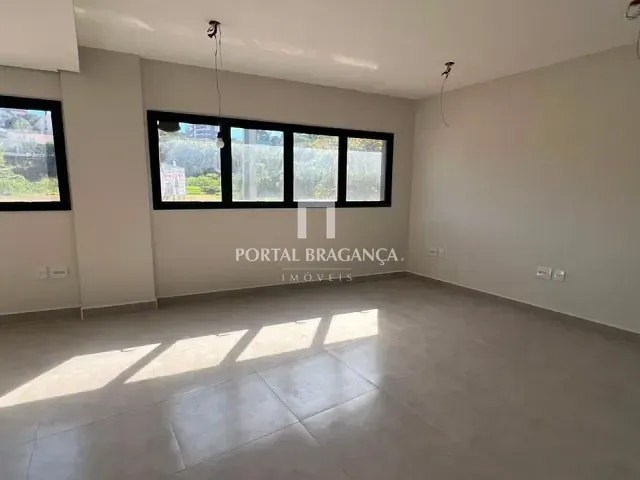 Sala à venda, no bairro Jardim do Lago em Bragança Paulista