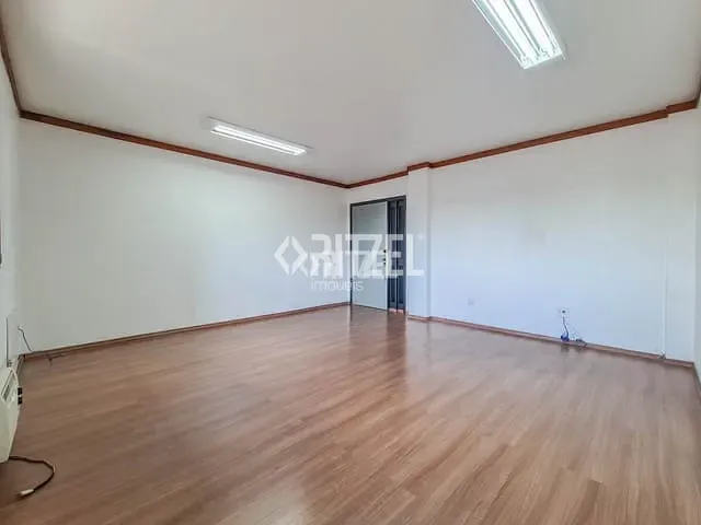 Sala com 39m², para alugar, no bairro Centro em Novo Hamburgo