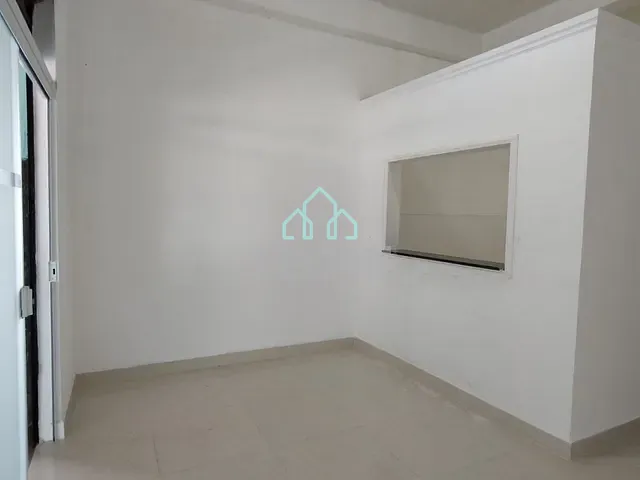 Sala com 42m², para alugar, no bairro Jardim das Bandeiras em Taubaté