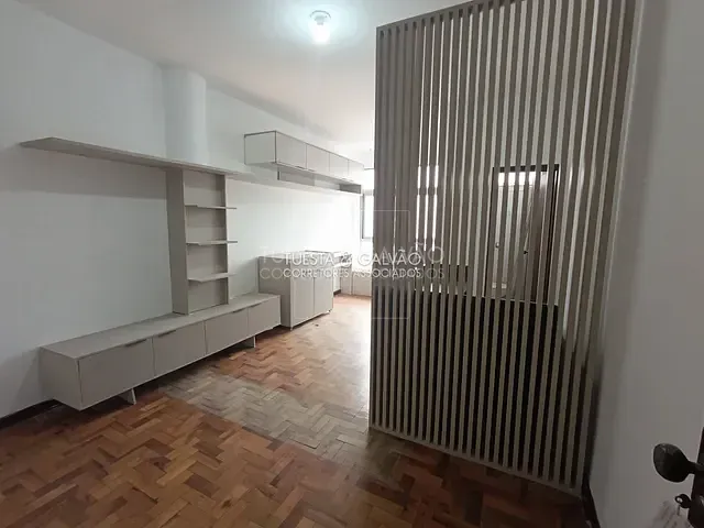 Sala com 21m², para alugar, no bairro Centro em Curitiba