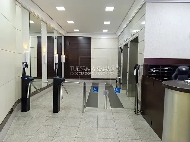 Sala com 21m², para alugar, no bairro Centro em Curitiba