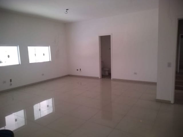 Sala para alugar, no bairro Vila Guiomar em Santo André