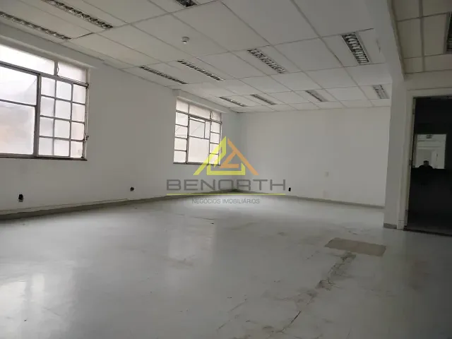 Sala com 115m², para alugar, no bairro República em São Paulo
