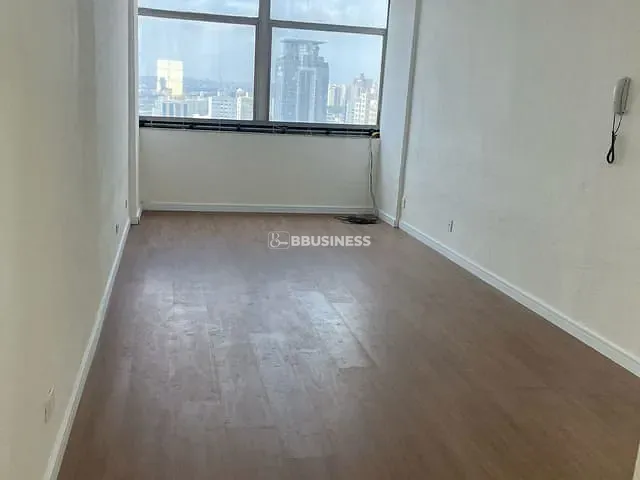 Sala à venda ou para alugar, no bairro Centro em São Caetano do Sul