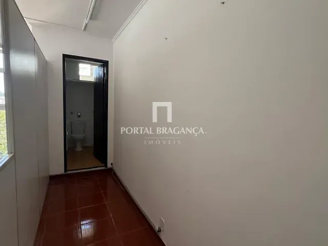 Sala para alugar, no bairro Centro em Bragança Paulista