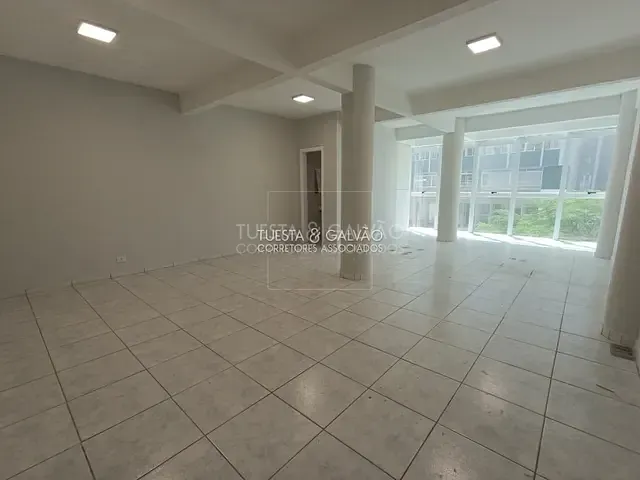 Conjunto comercial com 65m², para alugar, no bairro Centro em Curitiba
