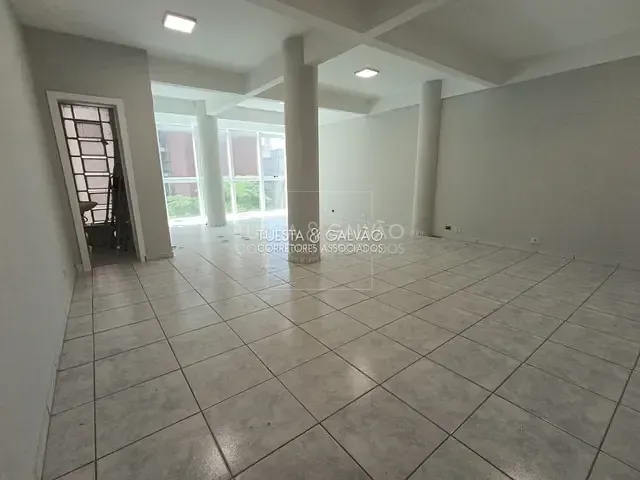 Conjunto comercial com 65m², para alugar, no bairro Centro em Curitiba