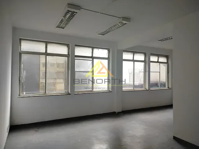 Sala com 115m², para alugar, no bairro República em São Paulo