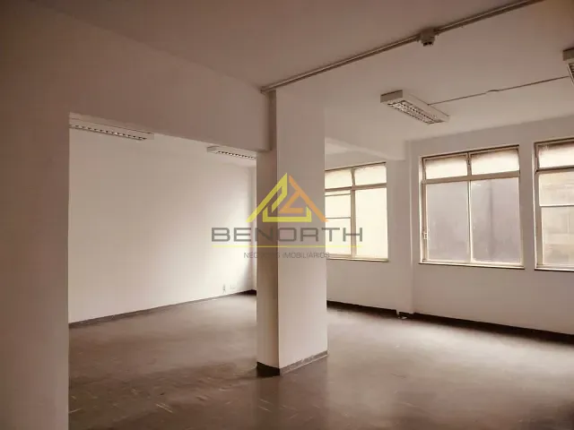 Sala com 115m², para alugar, no bairro República em São Paulo