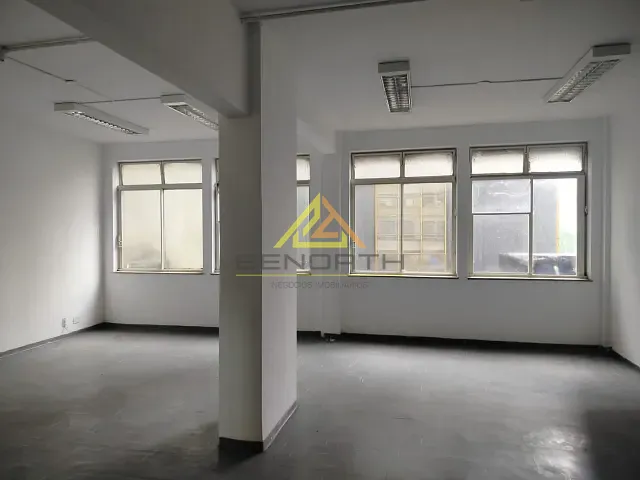 Sala com 115m², para alugar, no bairro República em São Paulo