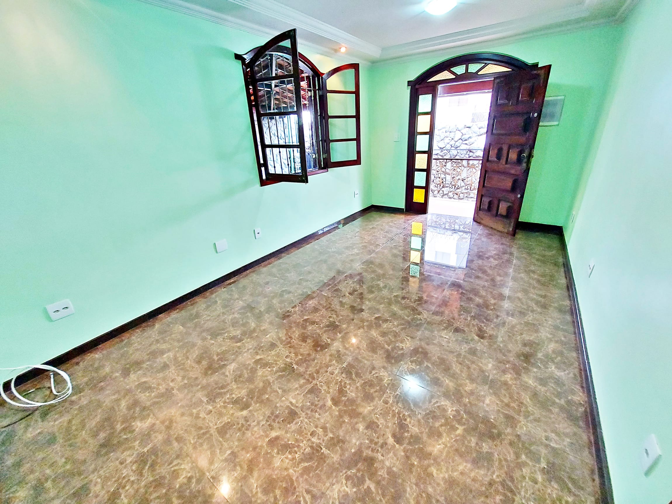 Casa para alugar com 3 quartos, suíte e 4 vagas no Bairro Eldorado em Contagem/MG