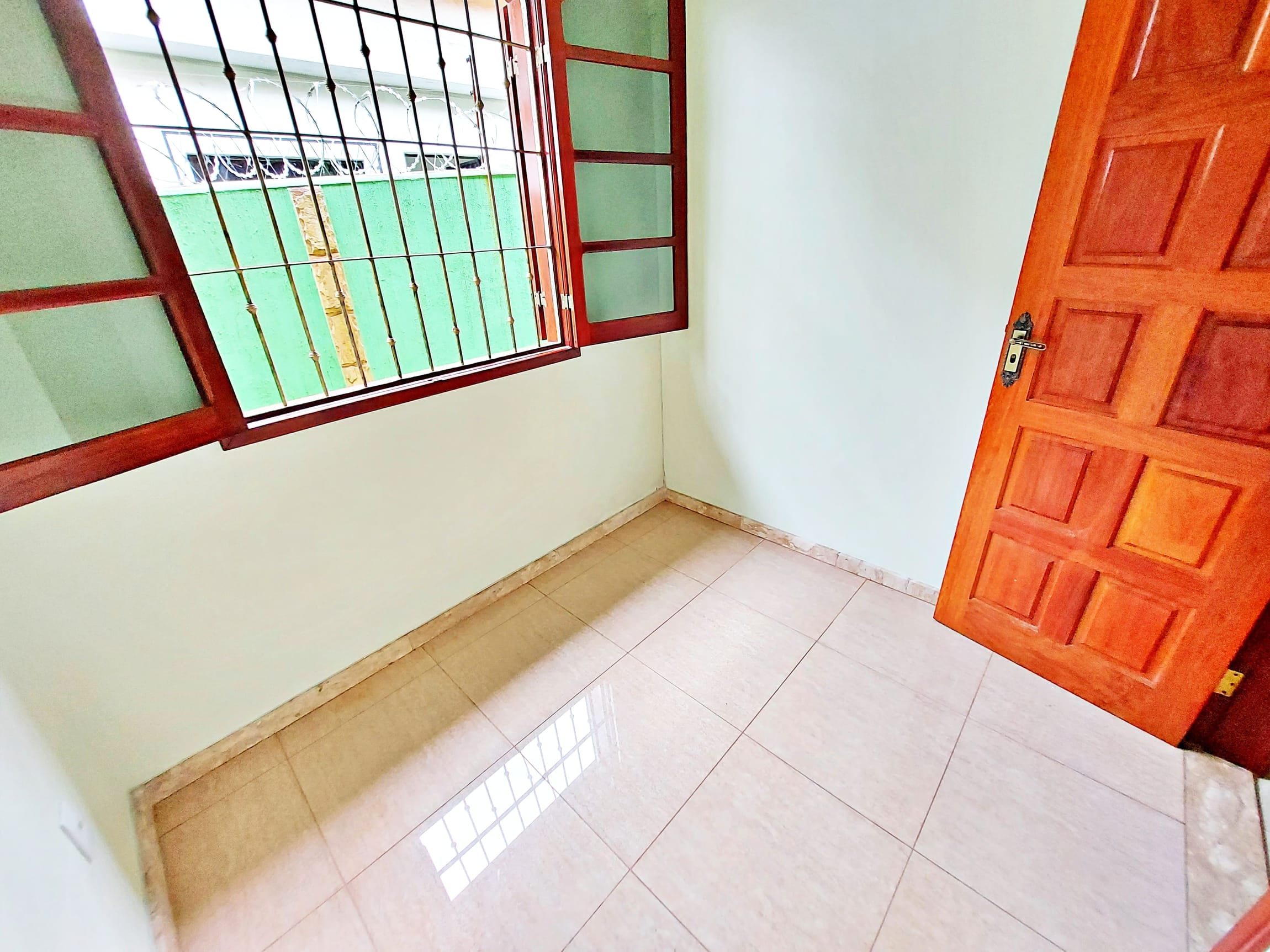 Casa para alugar com 3 quartos, suíte e 4 vagas no Bairro Eldorado em Contagem/MG