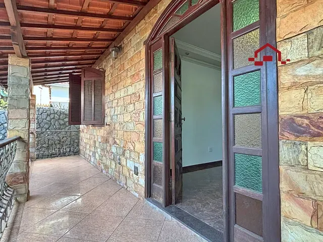 Casa com 200m² 3 quartos e 2 banheiros, para alugar, no bairro Eldorado em Contagem