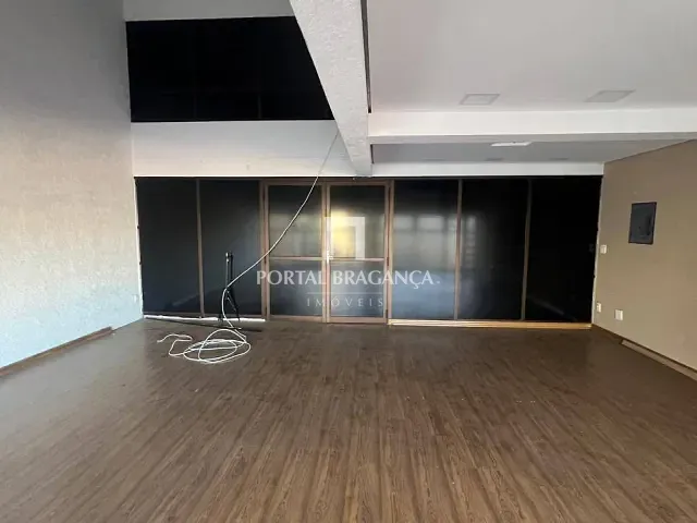 Sala à venda, no bairro Centro em Bragança Paulista