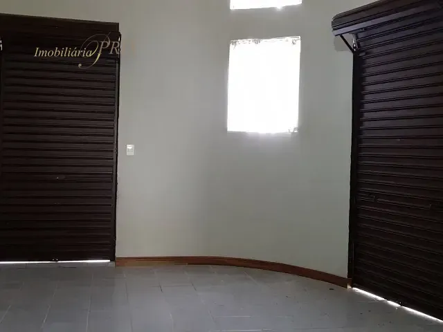 Sala com 28m², para alugar, no bairro Bacacheri em Curitiba