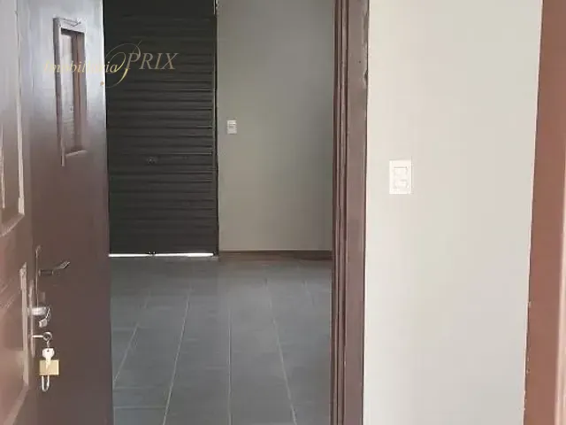 Sala com 28m², para alugar, no bairro Bacacheri em Curitiba