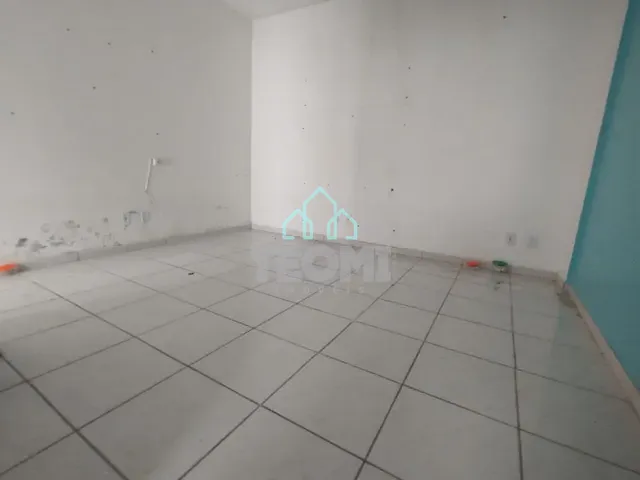 Sala com 34m², para alugar, no bairro Centro em Taubaté