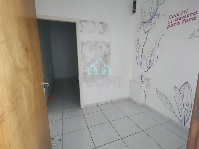 Sala com 34m², para alugar, no bairro Centro em Taubaté