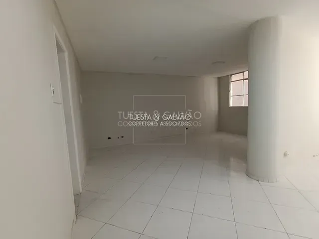 Conjunto comercial com 57m², para alugar, no bairro Centro em Curitiba