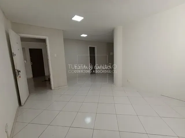 Conjunto comercial com 57m², para alugar, no bairro Centro em Curitiba