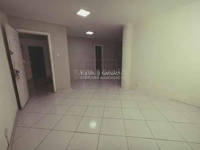 Conjunto comercial com 57m², para alugar, no bairro Centro em Curitiba