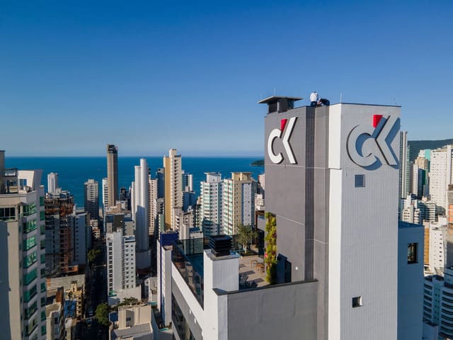 Sala com 49m², à venda, no bairro Centro em Balneário Camboriú