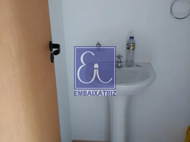 Sala à venda ou para alugar, no bairro Centro em São José dos Campos