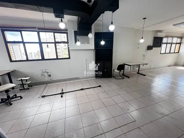 Sala com 166m², à venda, no bairro Centro em Londrina