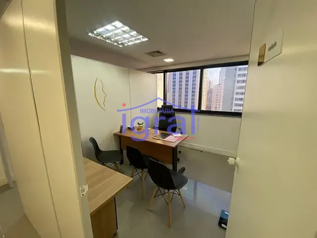 Sala à venda, no bairro Jardim Paulista em São Paulo