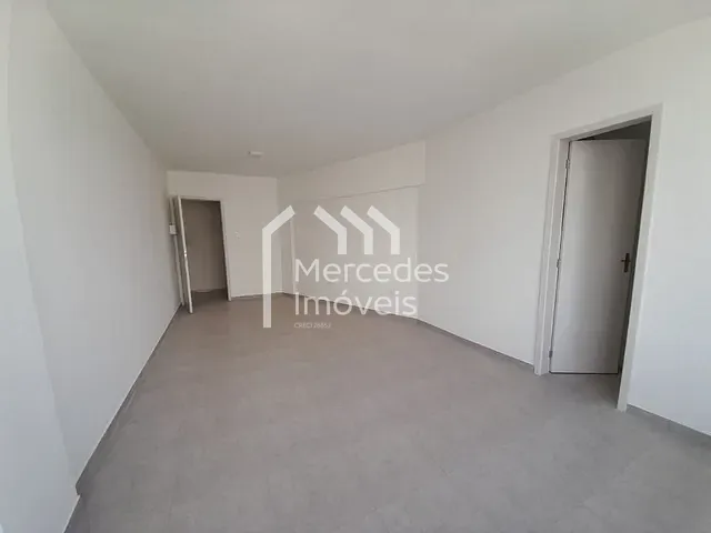 Sala com 36m², para alugar, no bairro Centro em Itajaí
