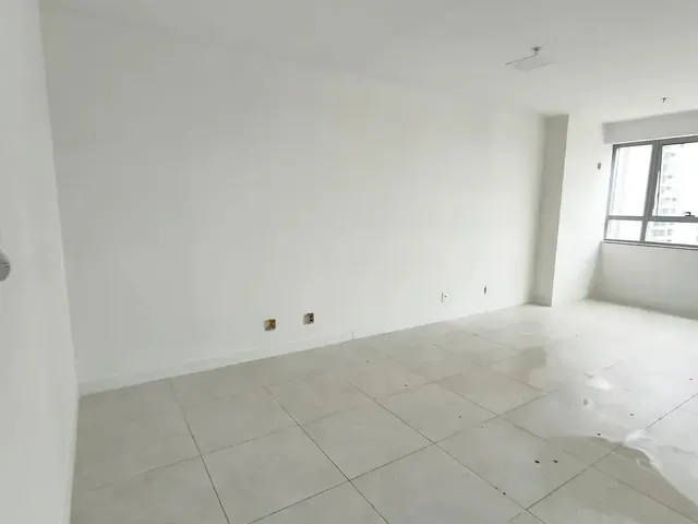 Sala com 40m², para alugar, no bairro Bela Suiça em Londrina