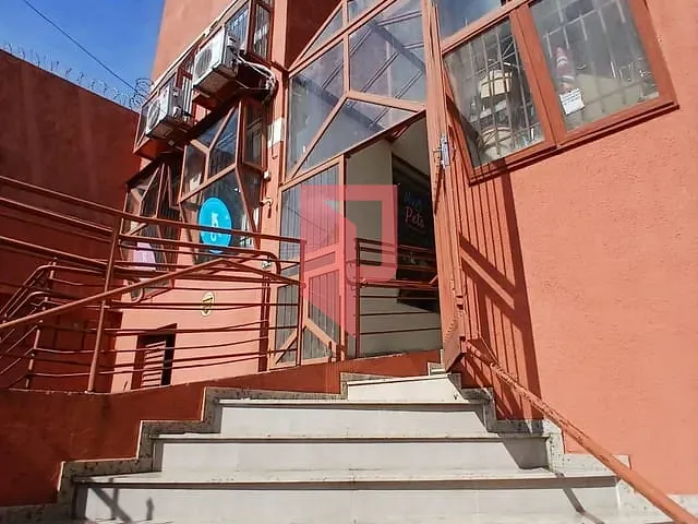 Sala à venda, no bairro Carlos Prates em Belo Horizonte