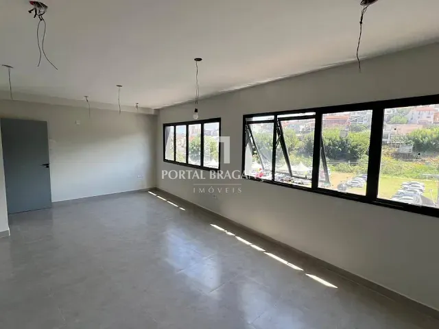 Sala à venda, no bairro Jardim do Lago em Bragança Paulista