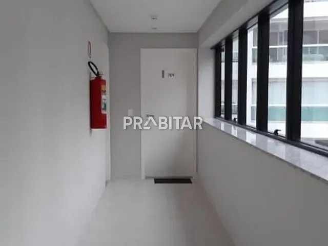 Sala à venda, no bairro Alto da Lapa em São Paulo
